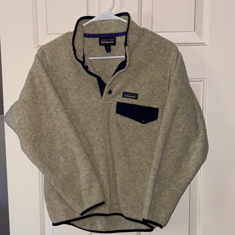Patagonia women’s grey and Navy fleece